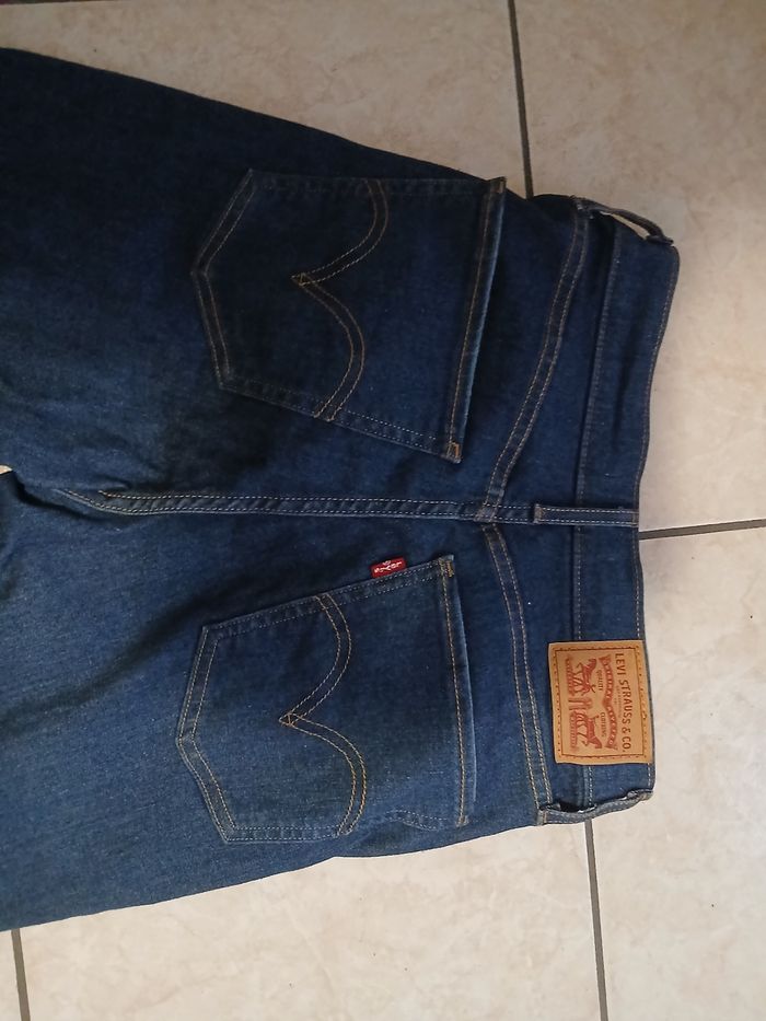 Jean Levi's Femme - photo numéro 5