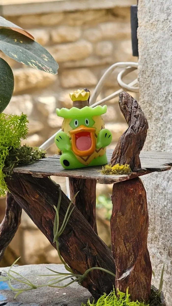 Super figurine Pokemon Nintendo finger puppet ludicolo