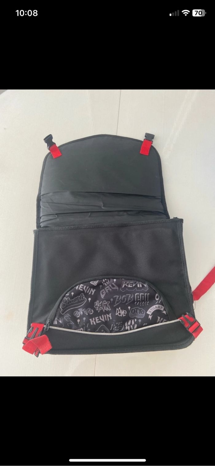 Cartable très bon état Les Minions - photo numéro 4