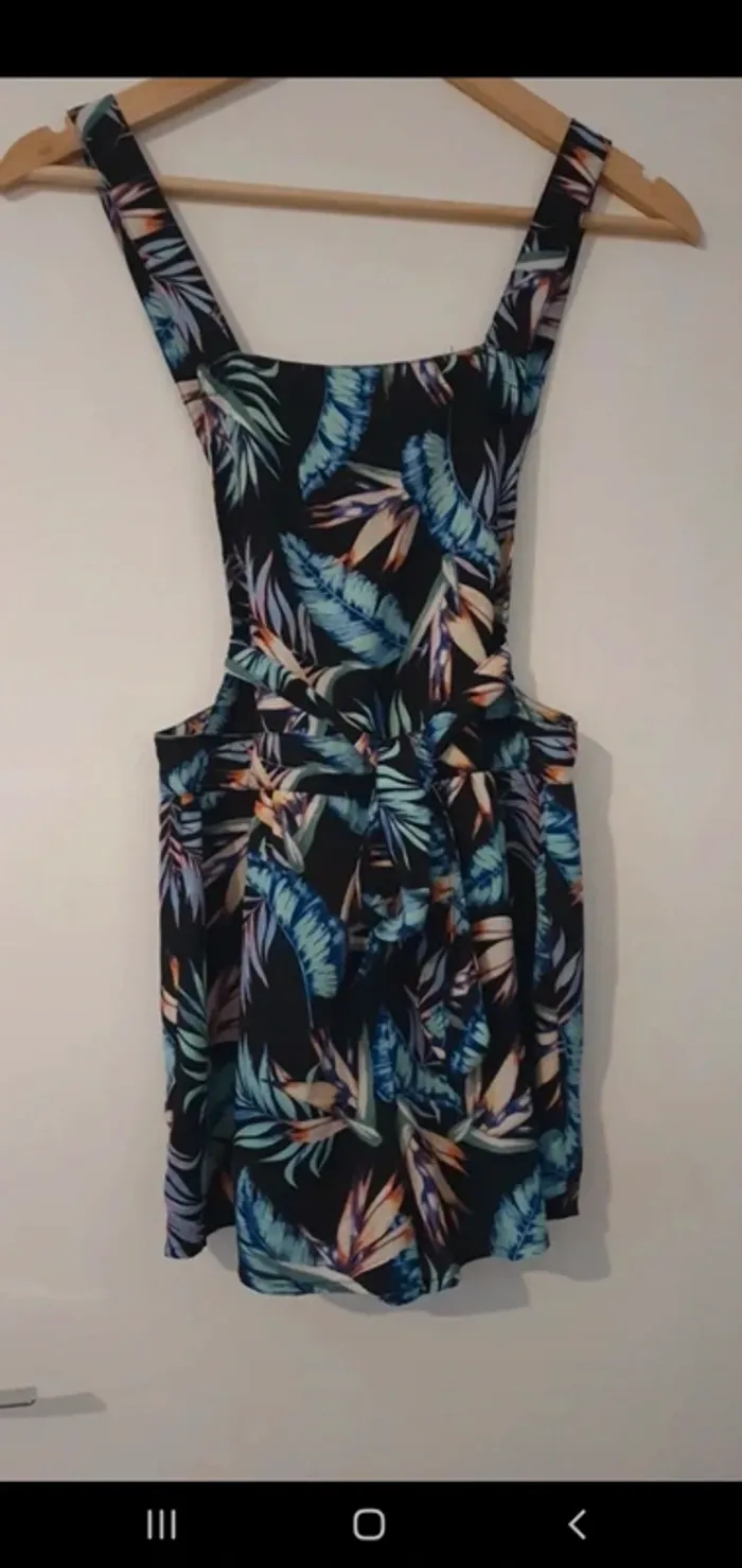 Combishort fleuri zip derrière