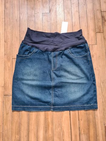 Jupe de maternité neuve taille 4