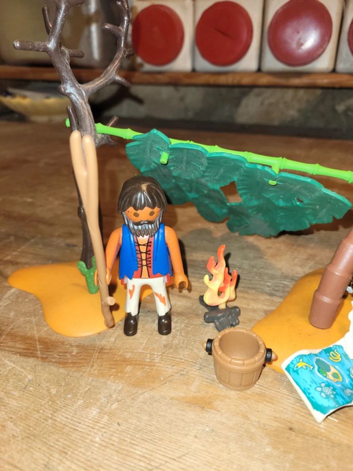 Vends playmobil naufragé (ce n estbpas l'île d origine) - photo numéro 2