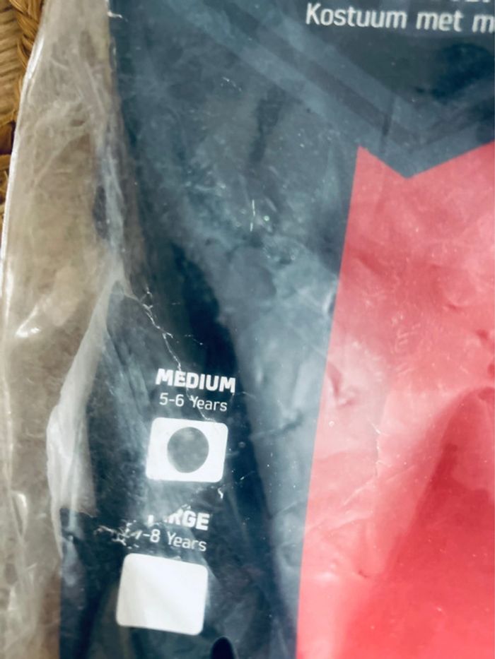 Costume Star Wars neuf étiquette 9-10ans 🎃 - photo numéro 2