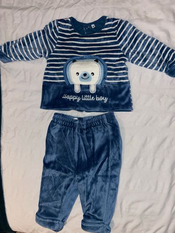 Pyjama  chaud deux pièces, taille 9 mois