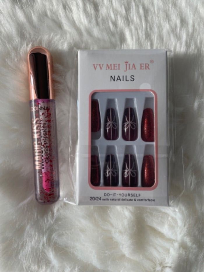 Faux ongles de Noël + gloss