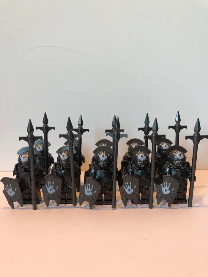 Figurine type lego 10 Orcs lanciers. le seigneur des anneaux