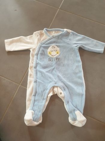 Pyjamas en 1 mois.