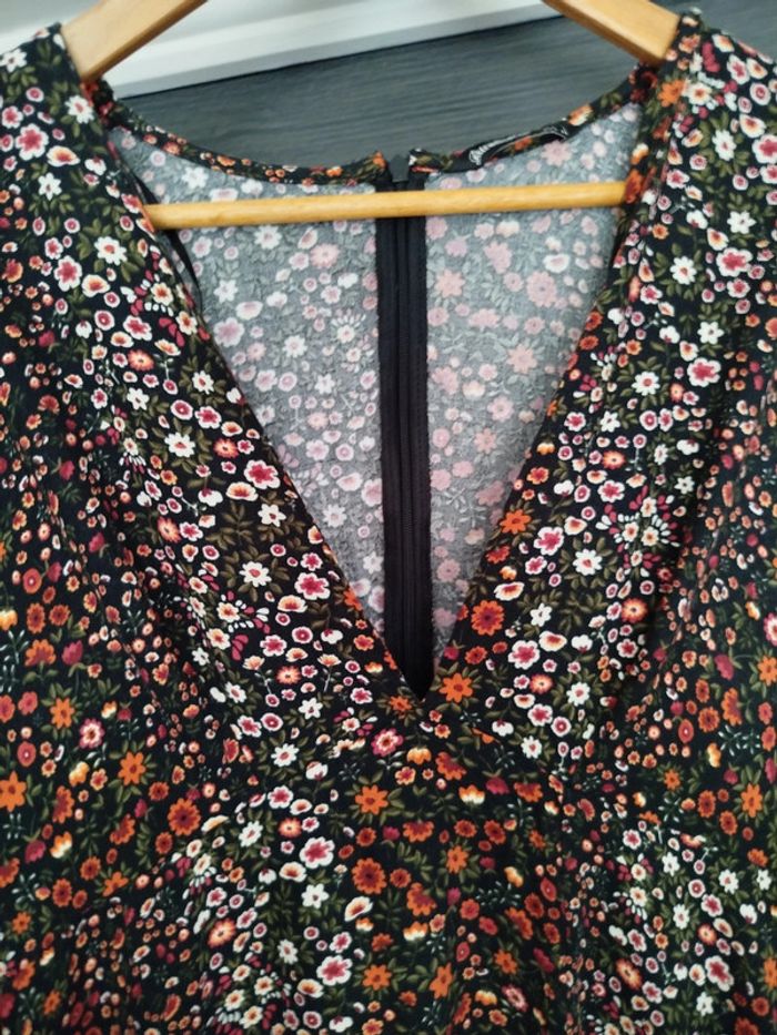 Jolie robe fleurie taille L Stradivarius quasi neuve - photo numéro 4