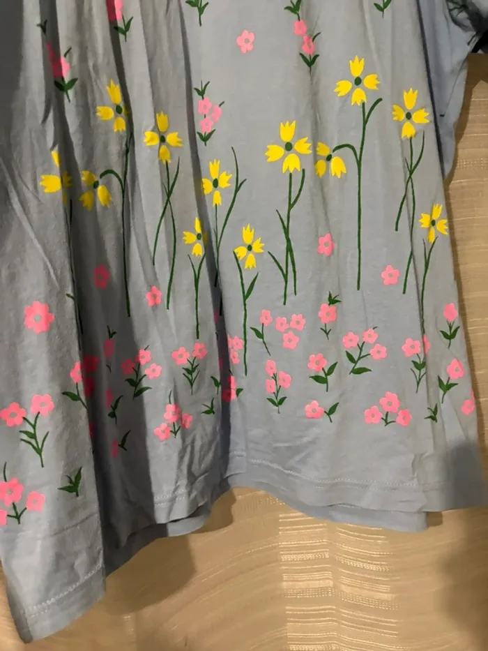 Tee-shirts bleu à fleur jaune - photo numéro 3