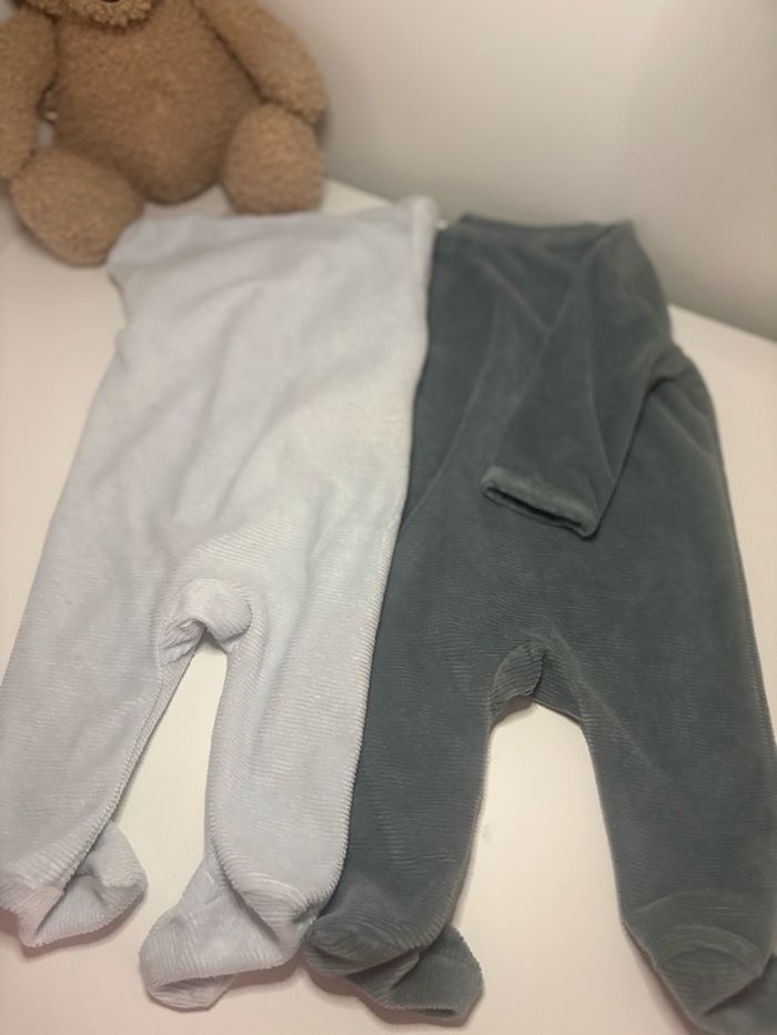 Lot de 2 pyjama 1 mois. - photo numéro 4