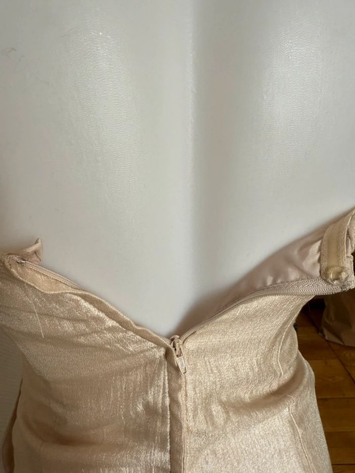 Robe bustier doré en très bon état taille 34 H&M - photo numéro 5