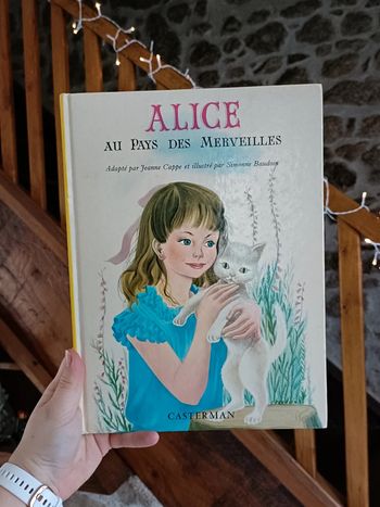 Livre alice au pays des merveilles