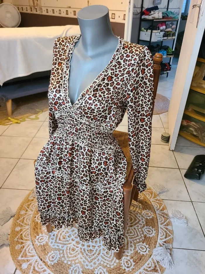 Belle robe léopard S/M - photo numéro 4