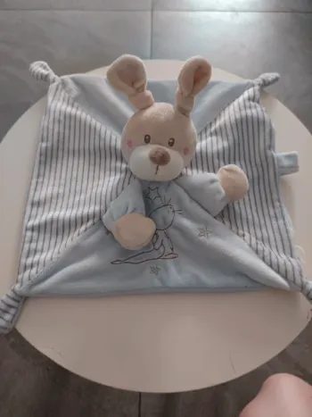 Doudou lapin bleu simba toys
