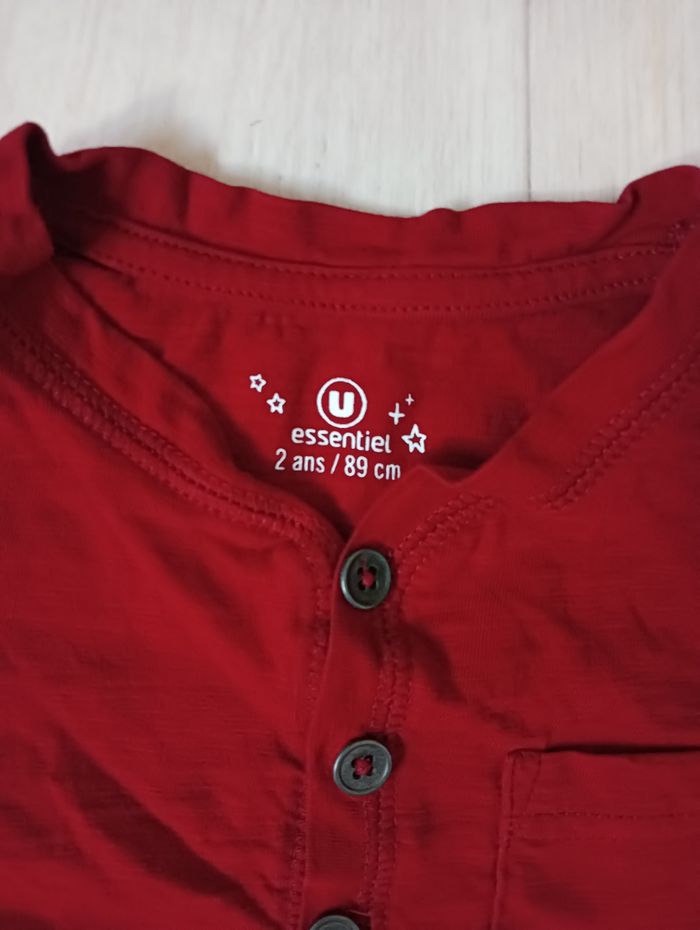 Lot 2 t-shirts 2 ans " U Essentiel" - photo numéro 4