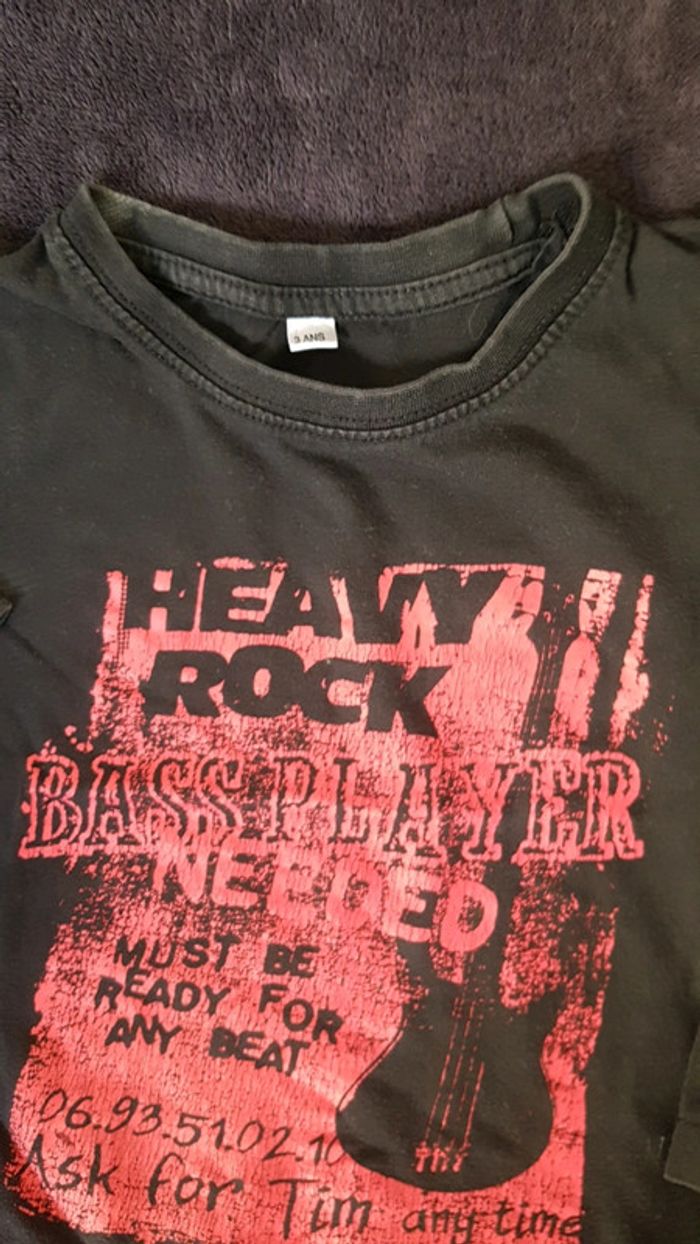 T-shirt manche longue noir et rouge taille 3 ans - photo numéro 2