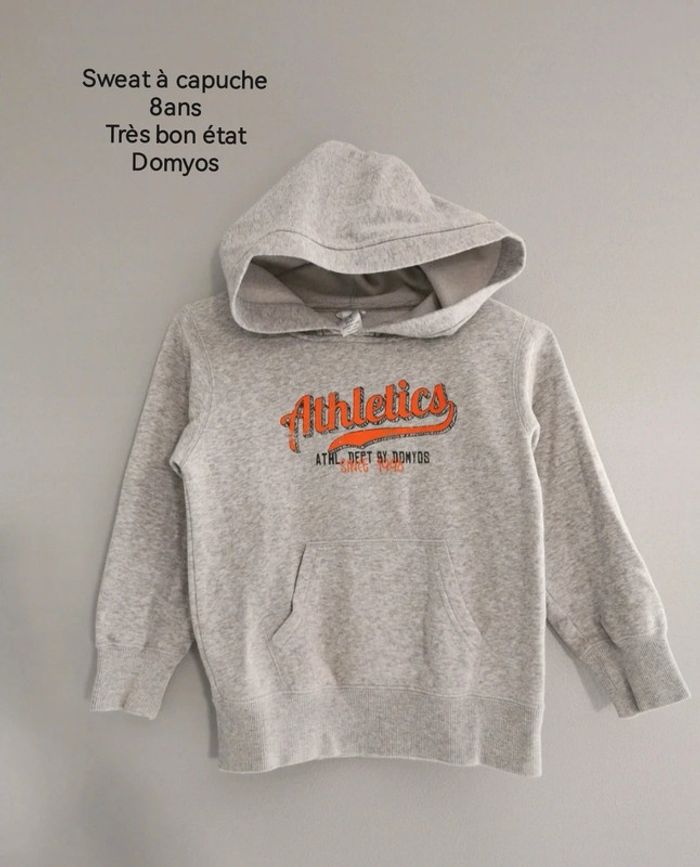 Sweat à capuche 8ans