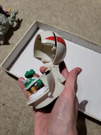 Pokeball lanceur pokemon grise