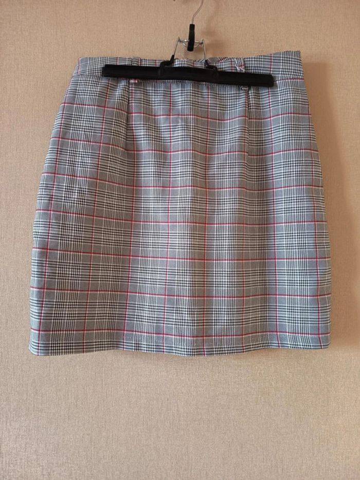 Mini jupe. Cintrée. (904)