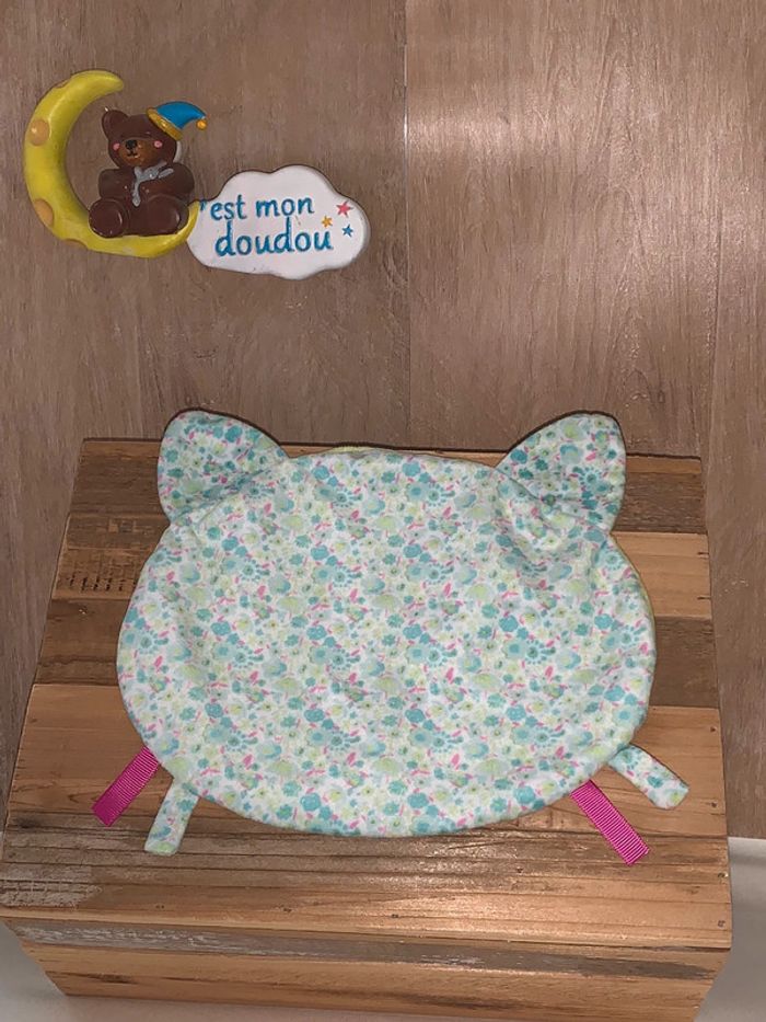 CB19 doudou chat 🐱 carré blanc - photo numéro 2