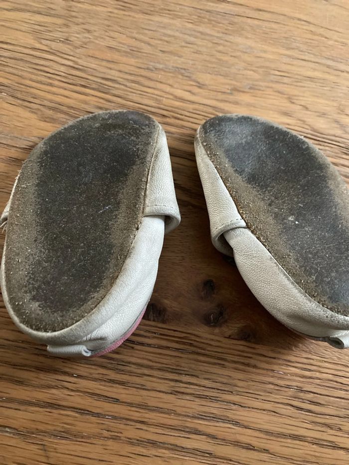 Chaussons en cuir bébé fille - photo numéro 2