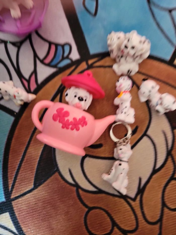 Lot Jouet figurine et port clé thème chien les dalmatiens - photo numéro 4