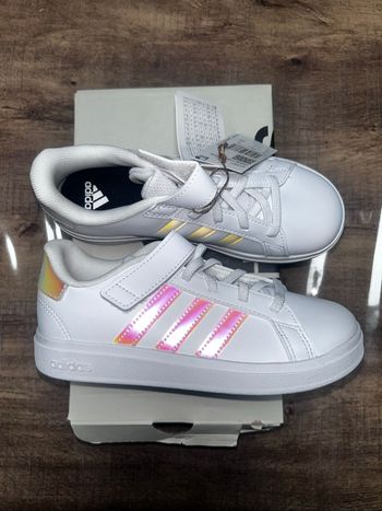 Baskets adidas neuf