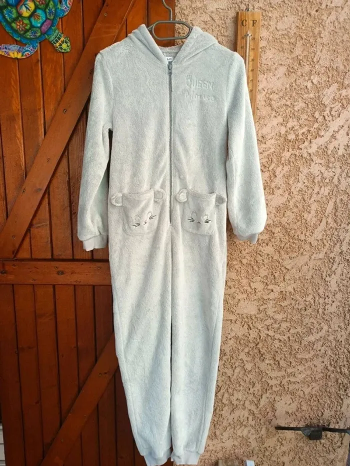 Combinaison pyjama 11-12 ans la halle très bon état