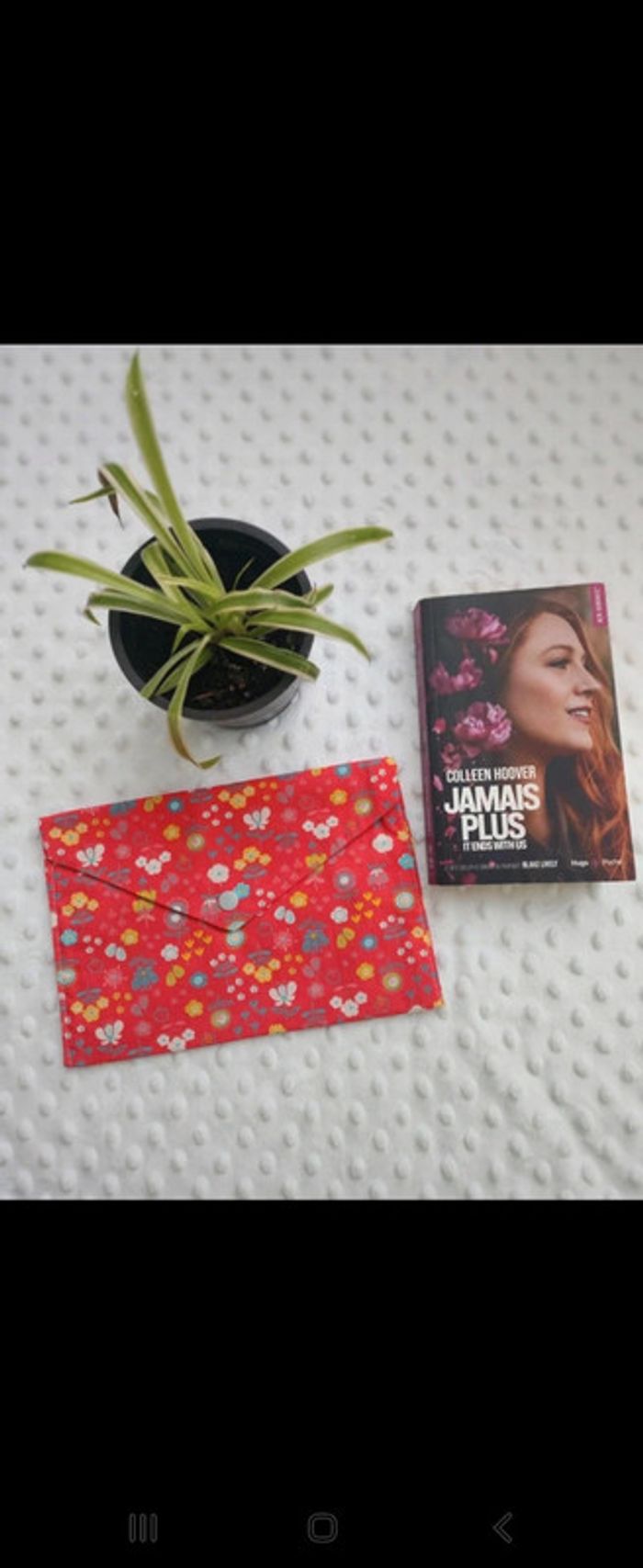 Pochette à livre fleuri fuschia