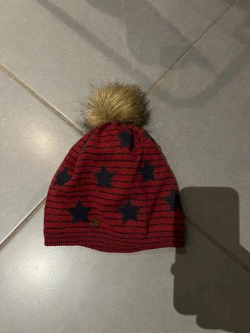 Bonnet avec pompon (imitation fourrure) à petites rayures - Ikks - Étoiles - Rouge - 3/4 ans