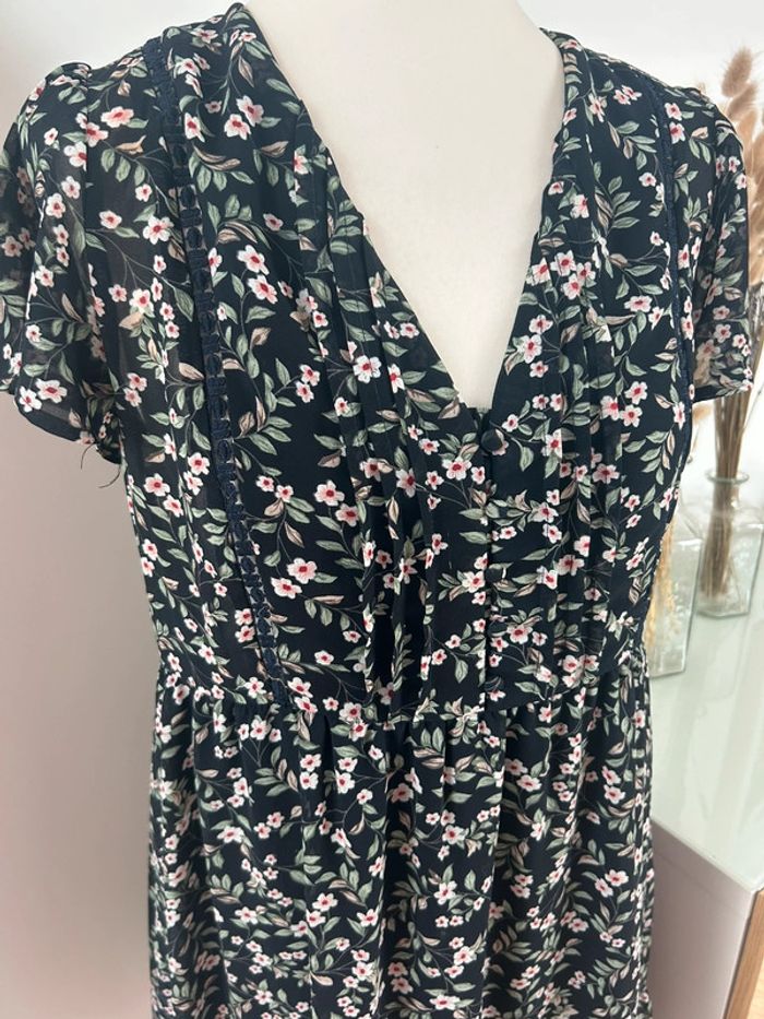 Robe noire fleurie taille M - photo numéro 2