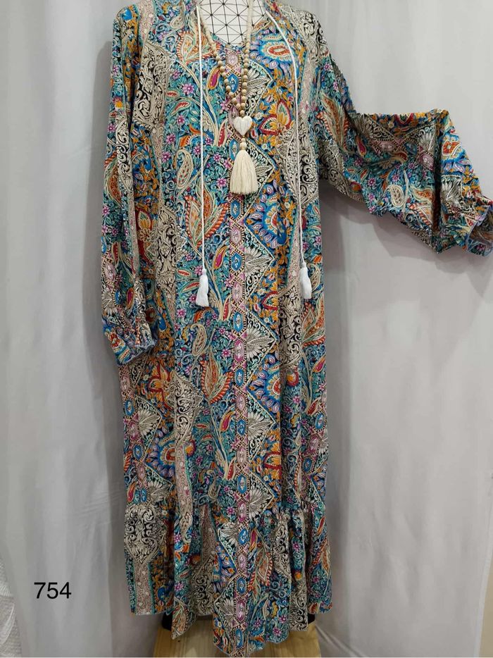 Robe bohème multicolore grande taille 50 ample, manches longues et ourlet volanté - photo numéro 5