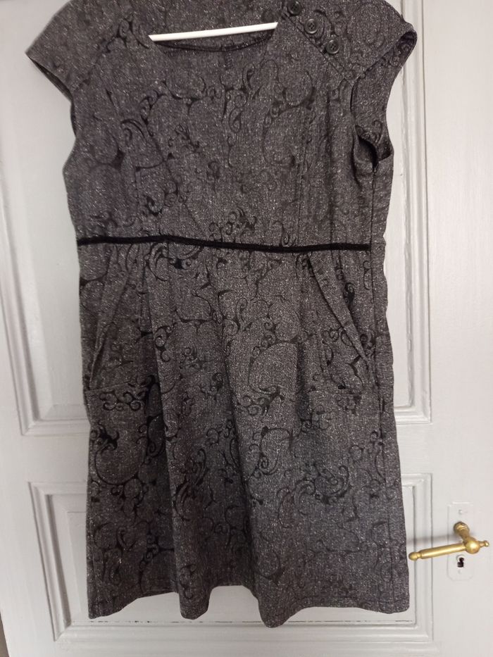Robe grise