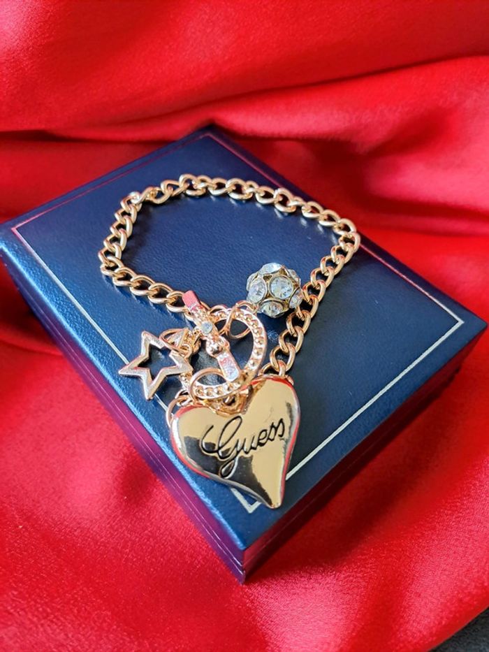Bracelet avec breloques