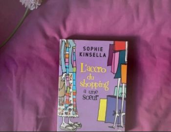 L’accro du shopping à une sœur