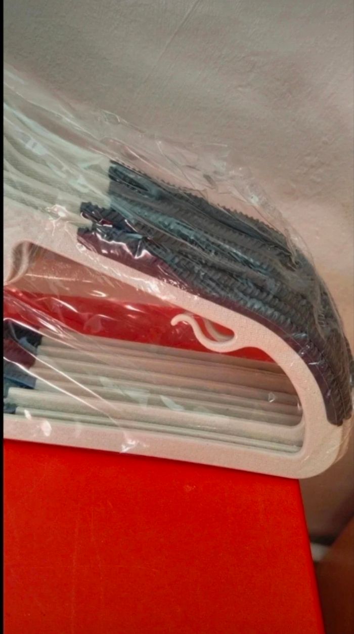 Cintres 10 pièces - photo numéro 2