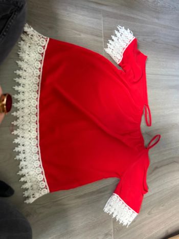 Haut rouge taille 40/42