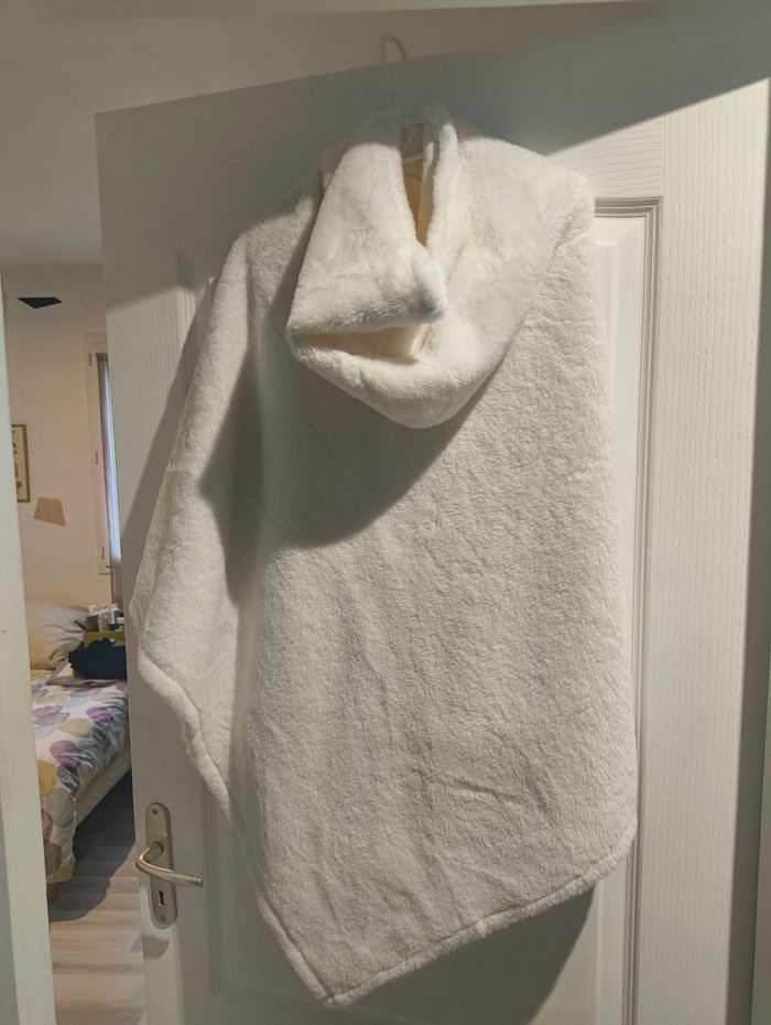 Poncho fausse fourrure - photo numéro 2