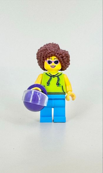 Lego Figurines Ideas : Conductrice de Vespa de la Riviera Italienne - NEUF