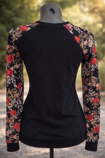 haut noir à manches fleuries – Taille 36 (S