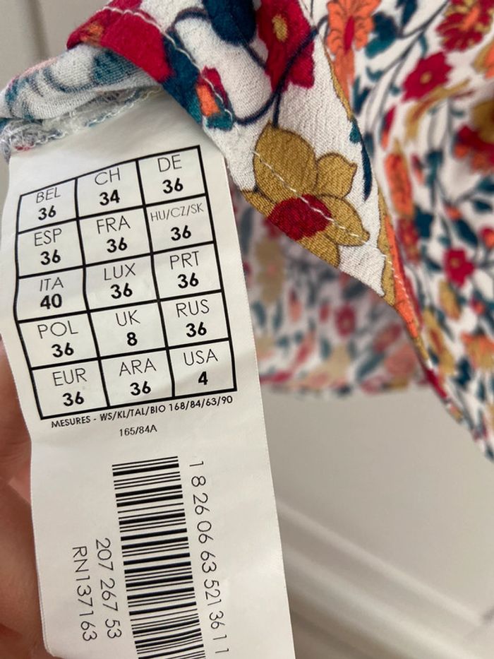 Magnifique blouse fleurie état neuf - photo numéro 4