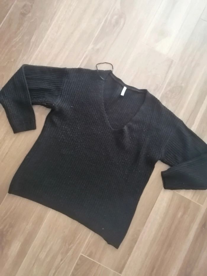 Pull noir