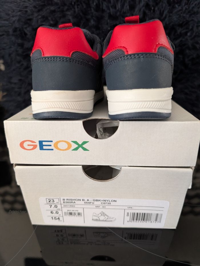 Baskets garçon. Taille 23. Neuf. Geox . Semelle intérieure en cuir - photo numéro 2