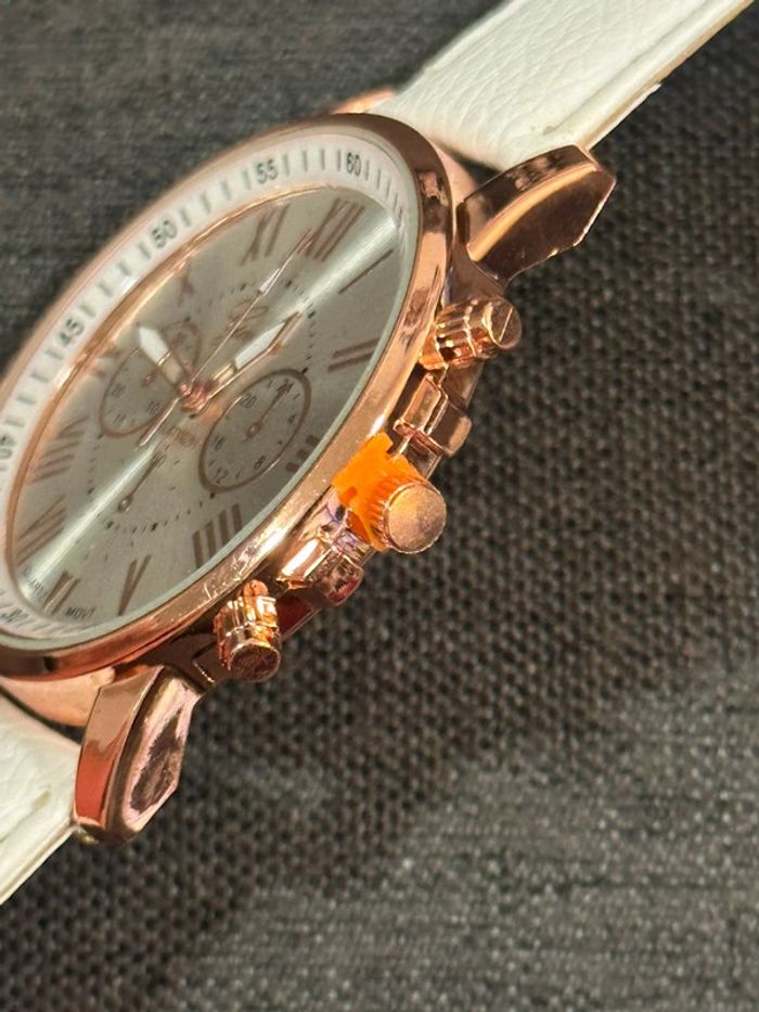 Montre Blanche « Geneva » Mixte Neuve - photo numéro 3