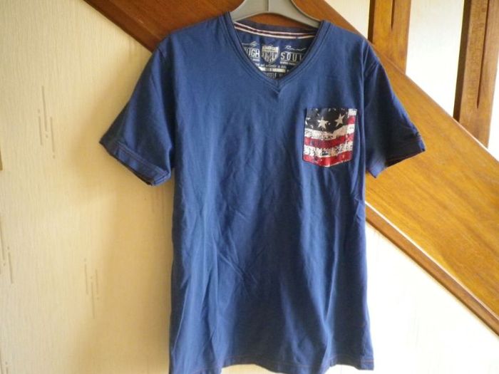 tee shirt