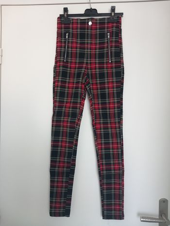 Pantalon à carreaux zara noir et rouge