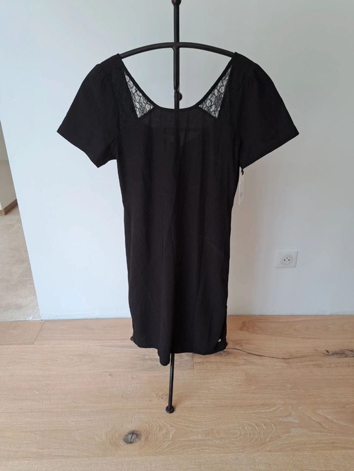 Robe noire kaporal