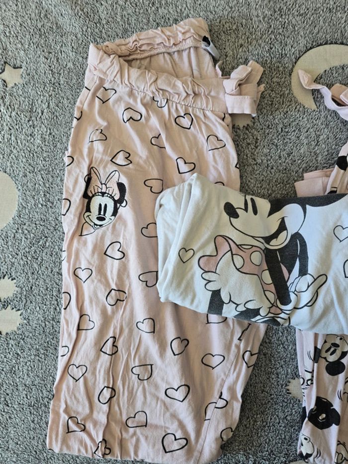 2 pantalons et 1 tee-shirt Minnie pyjama taille L - photo numéro 4