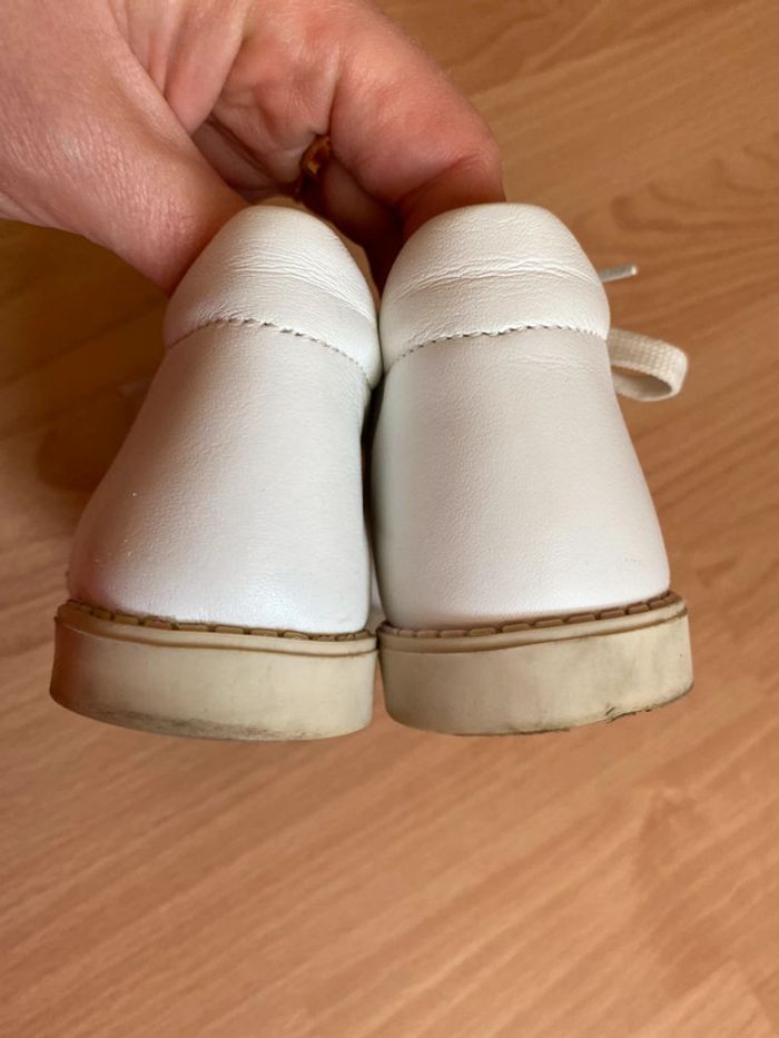 Jolie paire de bottines en cuir blanc T. 23 fille - photo numéro 9