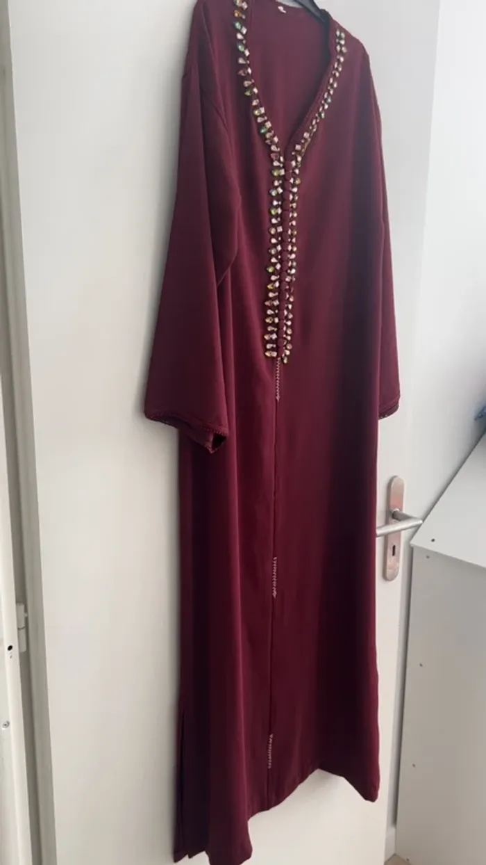 Caftan Bordeaux neuf taille 1